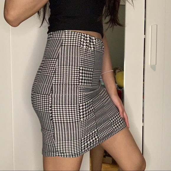 NWT Ardene Stretchy Houndstooth Mini Skirt - Picture 2 of 9